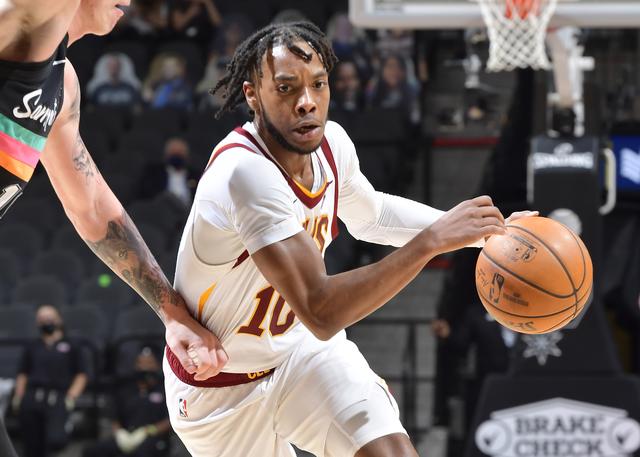 也让老队员 也让老队员