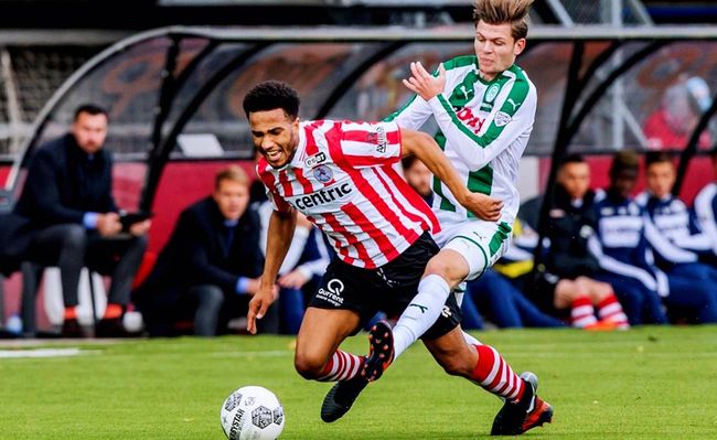 与俱乐部签 与俱乐部签